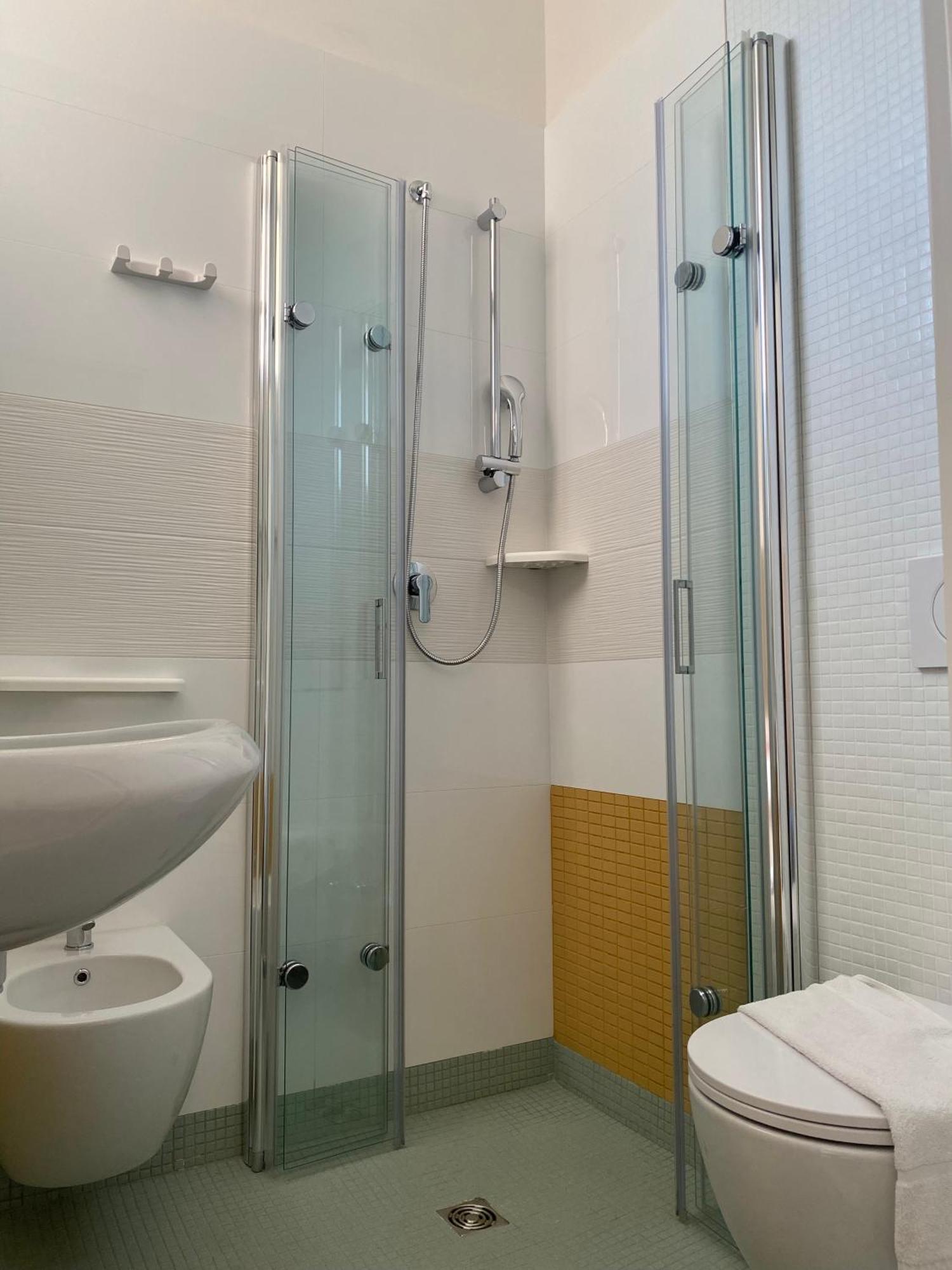 Hotel Loretta Ріміні Екстер'єр фото