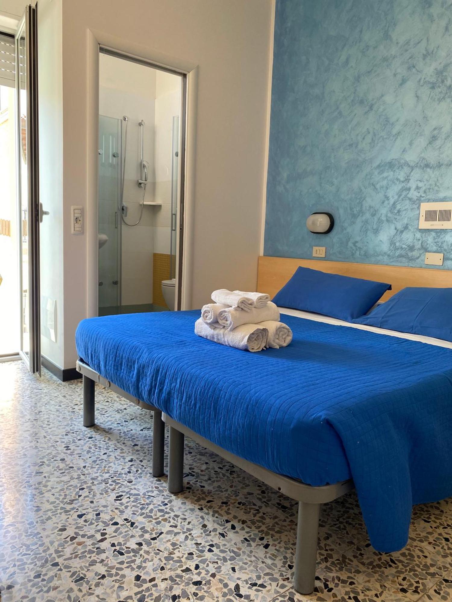 Hotel Loretta Ріміні Екстер'єр фото